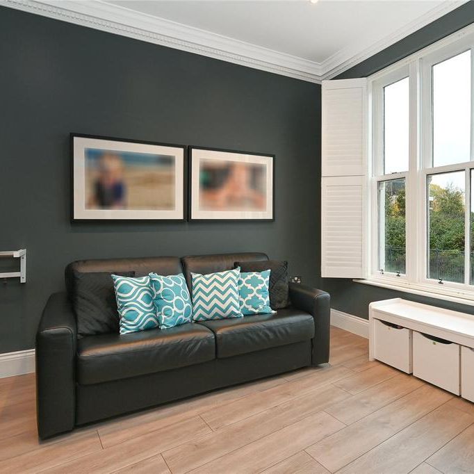 6 bedroom terraced house to rent - Photo 1