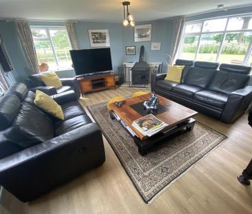 3 bedroom detached house to rent - Photo 2