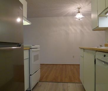 #110 – 240 Mahon Avenue, North Vancouver, Bc V7m 3h4 - Photo 5