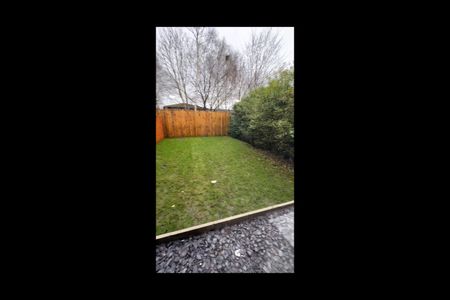 Room in a Shared House, Brendon Avenue, M40 - Photo 2