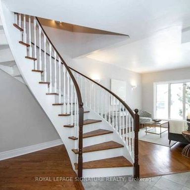 Beautifully Reno'd home nestled in vibrant East York, 2 Car Parking - Photo 1