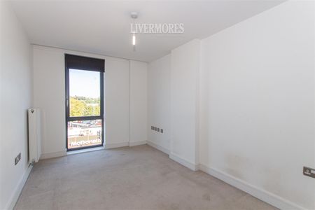 2 bedroom Apartment to let - Photo 3