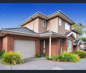 Modern Two-Storey Townhouse in Convenient Croydon North Location - Photo 6