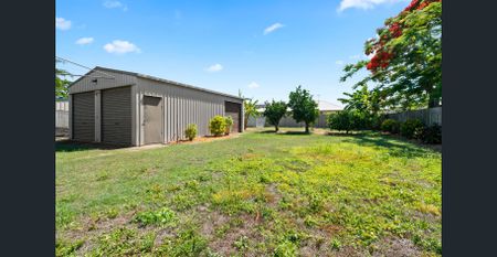Home with Large Shed & Multiple Living Areas - Photo 4
