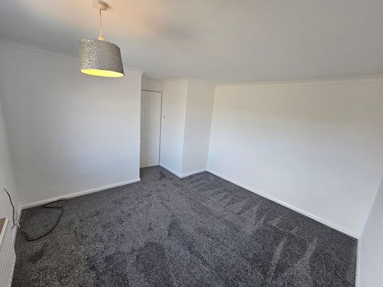 3 Bedroom Mid Terraced House - Photo 1