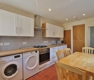 5 bedroom end of terrace house to rent - Photo 6