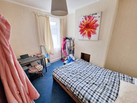 3 bedroom terraced house to rent - Photo 2