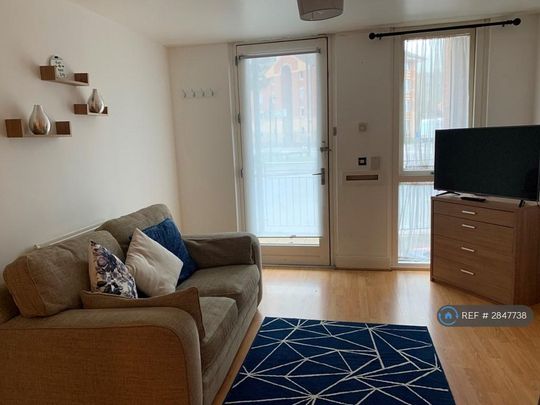 1 bedroom flat to rent - Photo 1