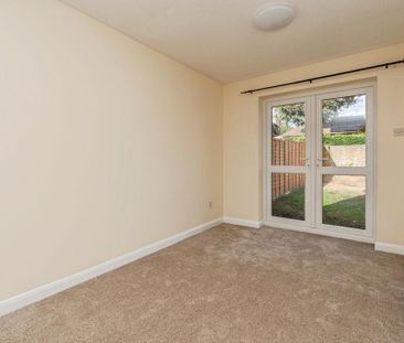 3 bedroom semi-detached house to rent - Photo 6