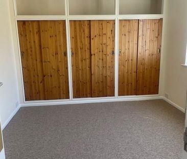 4 bedroom flat to rent - Photo 1