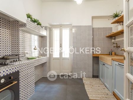 Trilocale in Affitto in Via di San Basilio a Roma - Photo 2