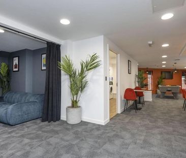 1 bedroom in a flat share to rent - Photo 4