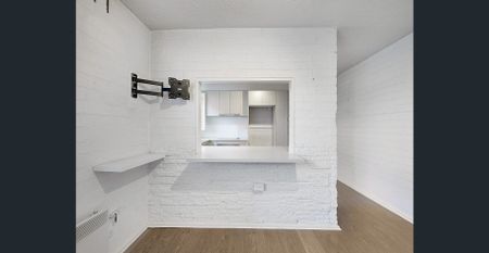 Renovated Ground Floor Apartment - Photo 5