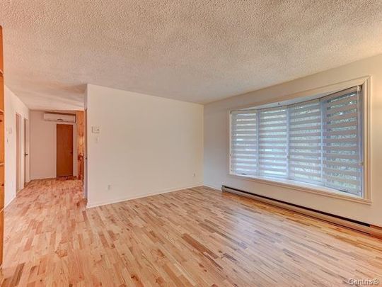 Maison de plain-pied - 2778 Rue Bourgogne - Photo 1