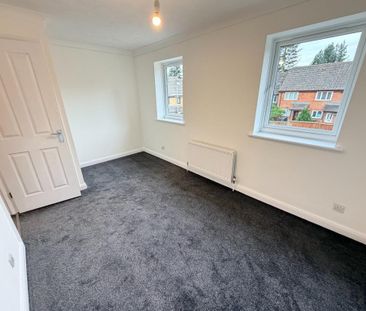 3 bedroom end of terrace house to rent - Photo 2