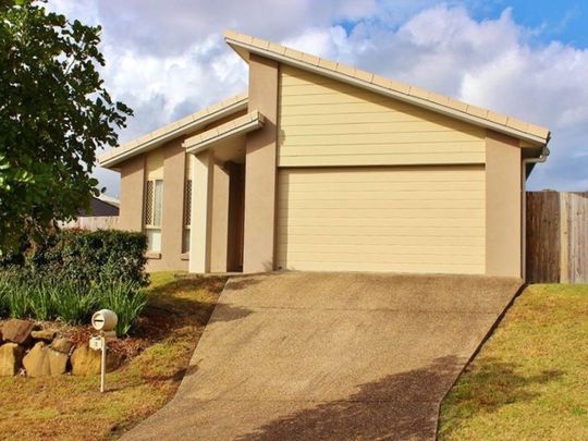 Modern 4 Bedroom Family Home Close to Coomera Rivers School - Photo 1