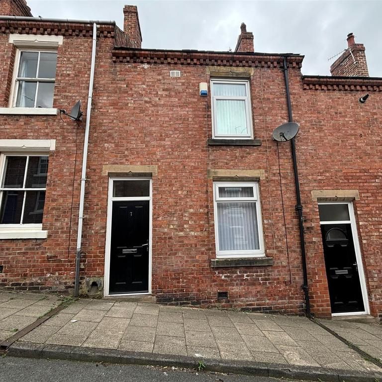 4 bedroom terraced house to rent - Photo 1