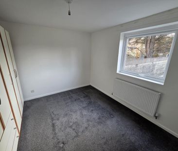 3 bedroom flat to rent - Photo 3