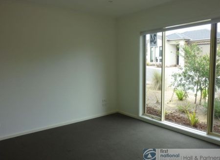 34 / 21 Kingfisher Drive, Doveton - Photo 2
