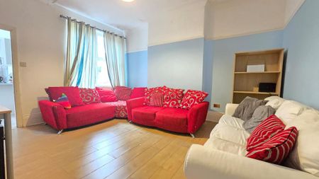 6 bedroom semi-detached house to rent - Photo 2