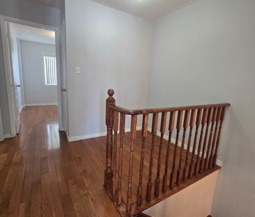 For Lease - 137 Hartford Crescent, Newmarket, Ontario - Photo 3