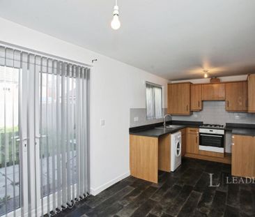3 bedroom semi-detached house to rent - Photo 5