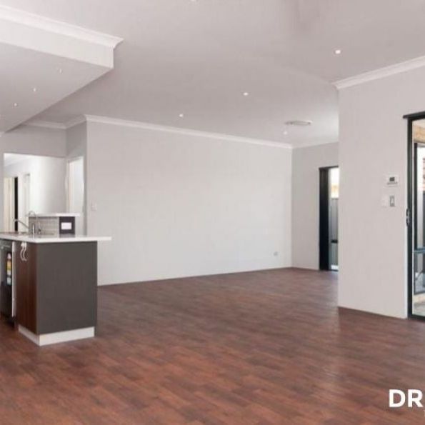 Spacious Family Home with Modern Comforts in High Wycombe - Photo 1