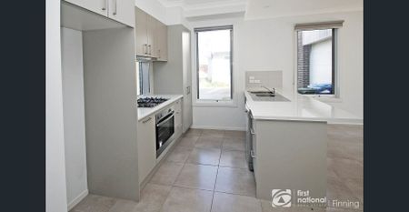 2/2 Mundaring Drive, Cranbourne, Vic 3977 - Photo 3