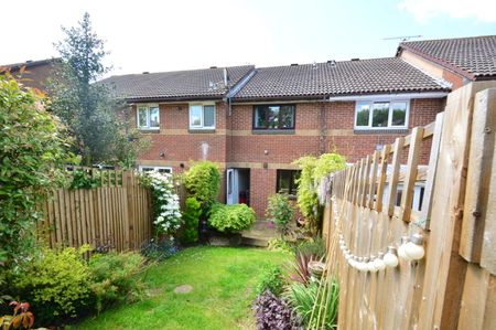 2 bedroom House - Hanover Walk, Hatfield - Photo 2