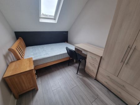 5 Bed Student Accommodation - Photo 5