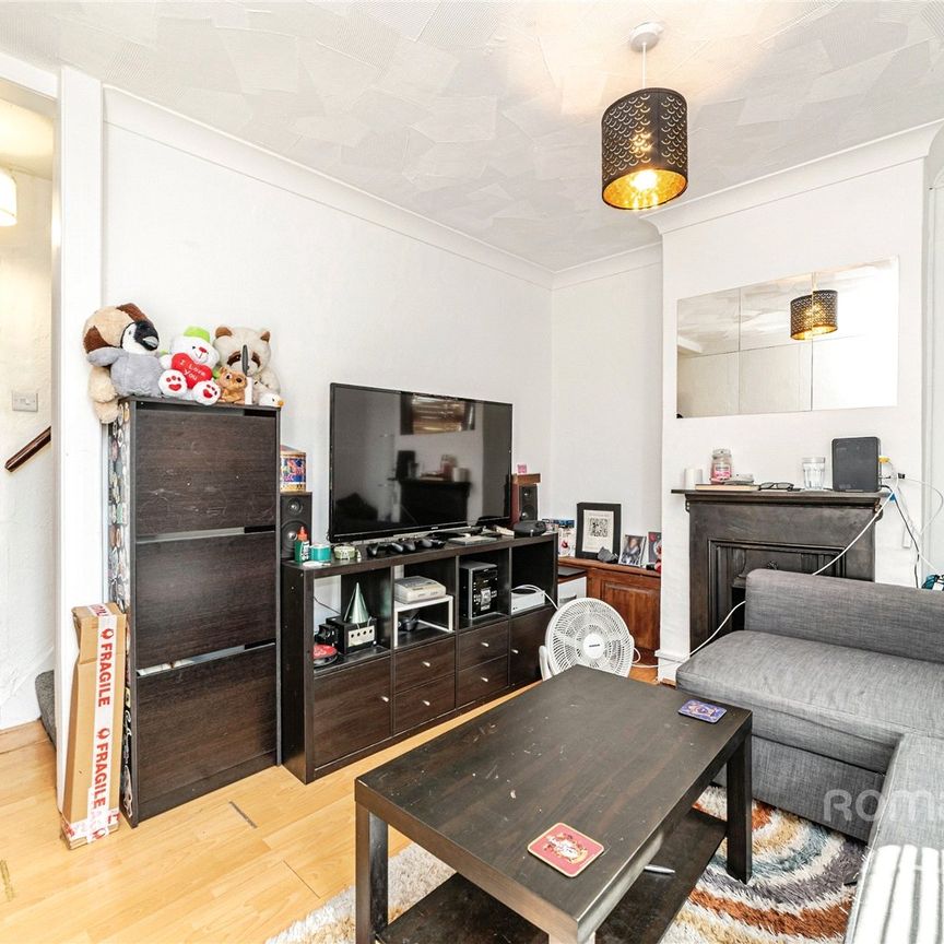 2 bedroom property to rent - Photo 1