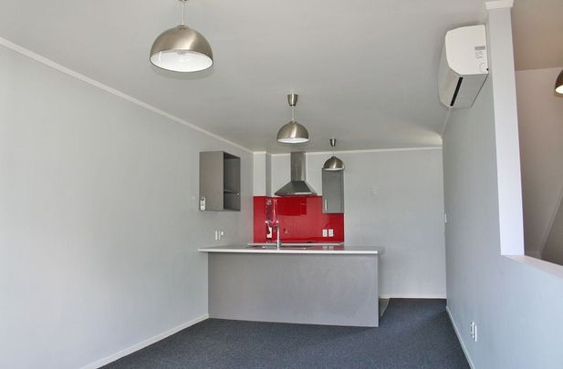Warm & Quiet One bedroom Townhouse with Garage - Photo 1