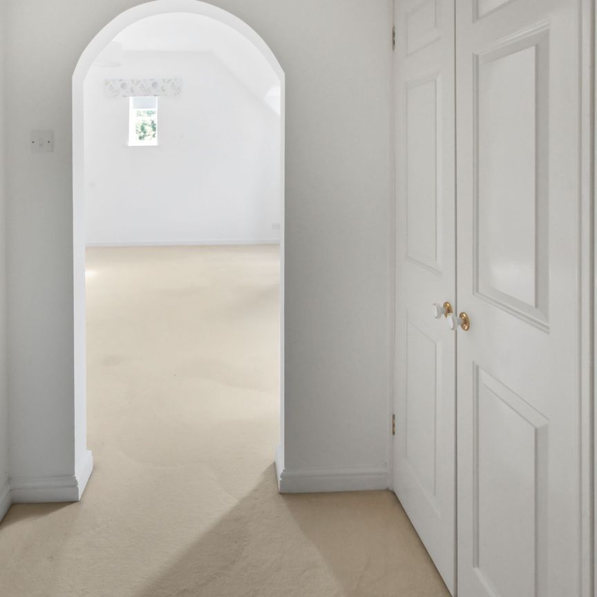 Farmcote, Wotton-under-Edge, Gloucestershire, GL12 7RP - Photo 1