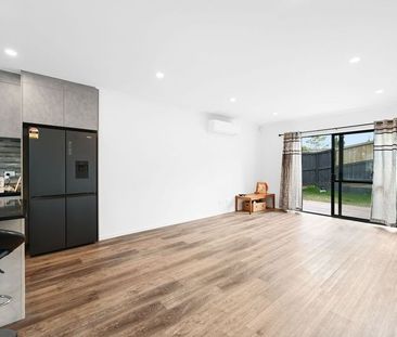 This brand-new, architecturally designed three-bedroom, two-bathroo... - Photo 2