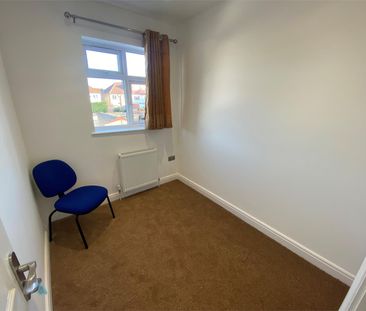 Deans Lane, HA8 9NP, Edgware - Photo 3