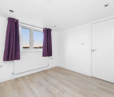 5 bedroom semi-detached house to rent - Photo 4