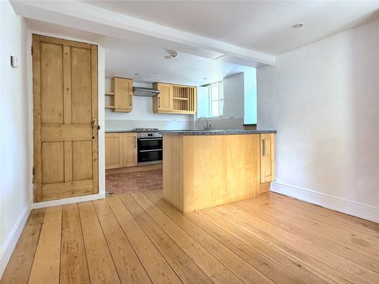 Gloucester Street, - Photo 1