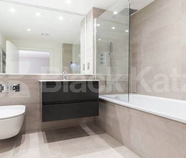 2 Bedroom, 2 bath, 1 reception Apartment - Photo 5