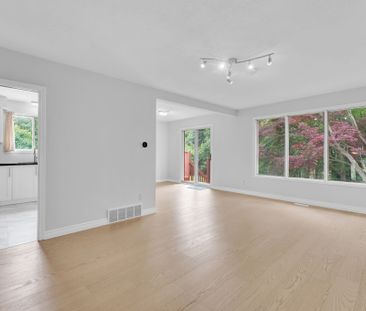 For Lease - 370A Churchill Court, Waterloo, Ontario - Photo 1