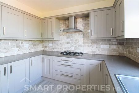 Nabcroft Lane, Huddersfield - Photo 3