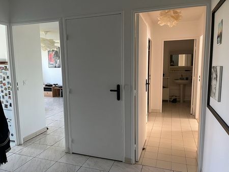 Location Appartement 3 pièces 71m² LYON 4ème - Photo 2