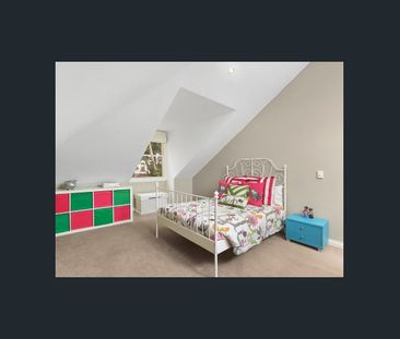 Stylish semi in a prime location - Photo 2