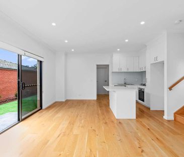 Modern Living - Photo 2