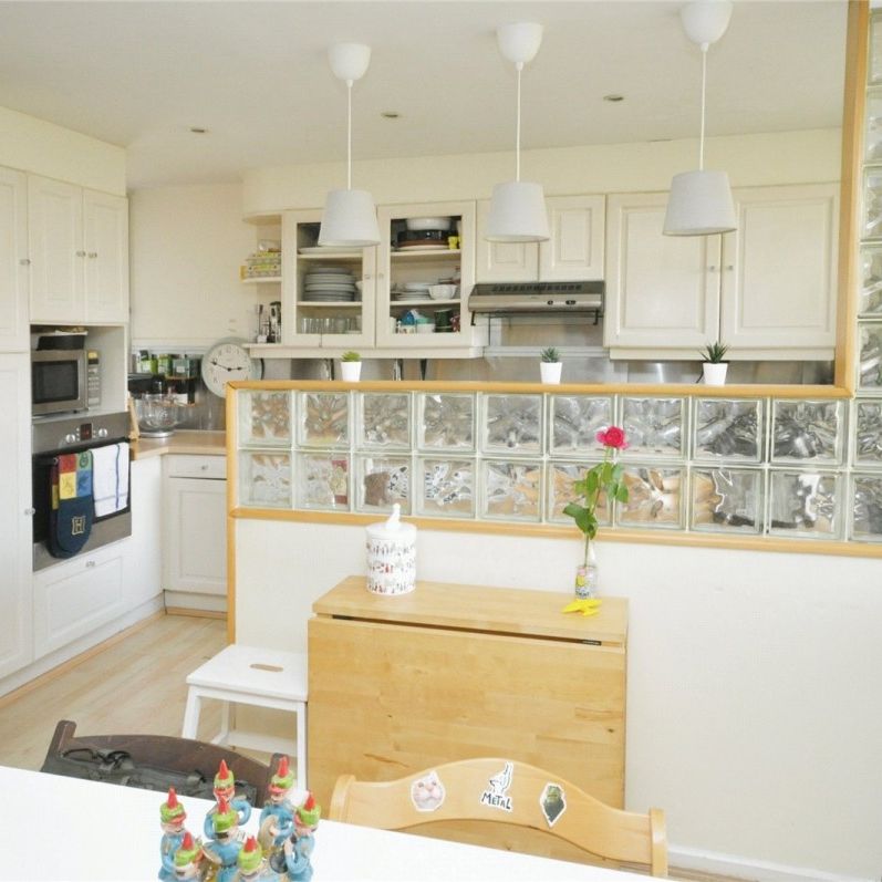 Britten Close, NW11, Golders Green - Photo 1