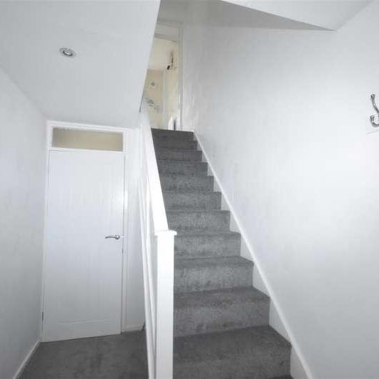 Hillcrest Drive, Queensbury, Bradford, BD13 - Photo 1