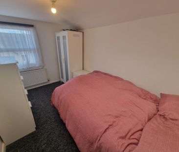 1 Bed Student Accommodation - Photo 3