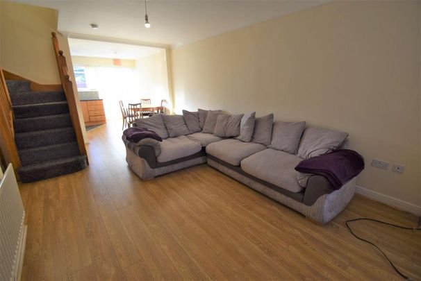 4 bedroom terraced house to rent - Photo 1