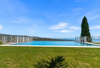 Luxury Villa for rent in Marbella Del Este, Andalusia