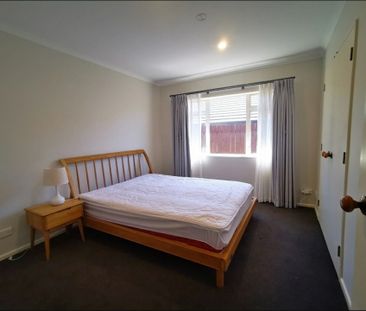 4 Bedrooms in great location - Photo 4