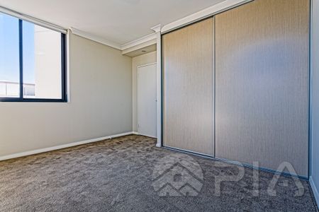 Spacious 2 bedrooms apartment at convenient location in Parramatta - Photo 4